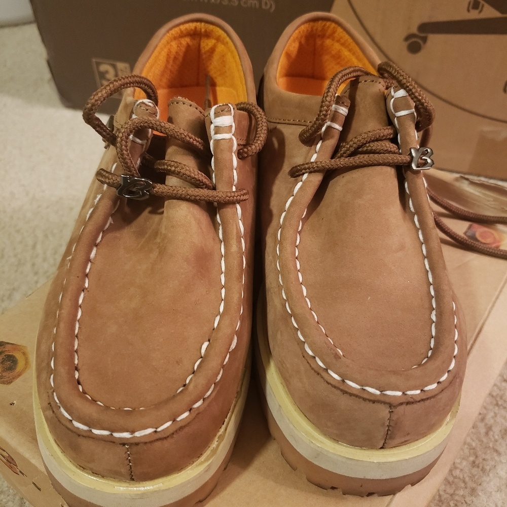 B boots - Picture 3 of 5